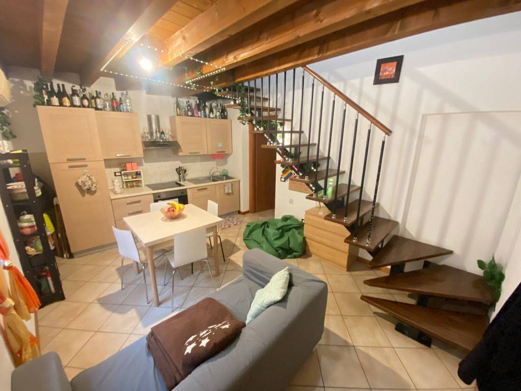 appartamento in vendita a Pavia in zona Centro Città