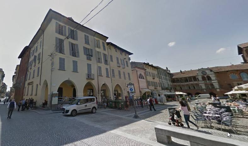 appartamento in vendita a Pavia in zona Centro Città