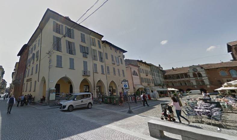appartamento in vendita a Pavia in zona Centro Città