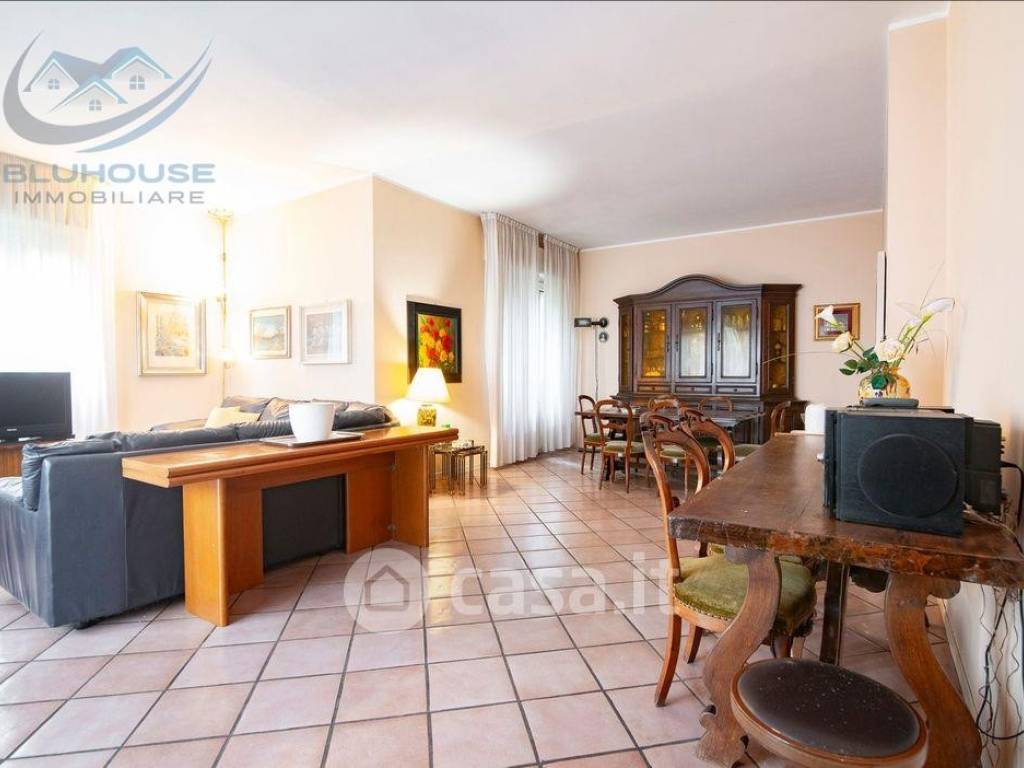 appartamento in vendita a Pavia in zona Casa sul Fiume