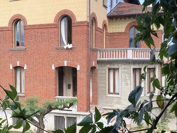 casa indipendente in vendita a Pavia in zona Borgo Ticino