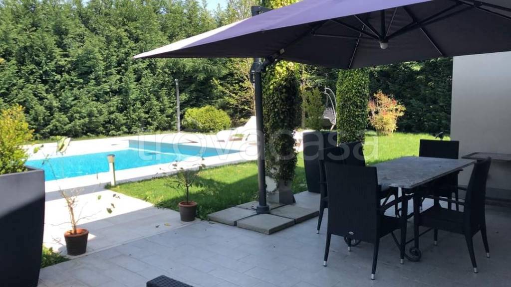 casa indipendente in vendita a Pavia in zona Policlinico