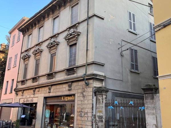 intera palazzina in vendita a Pavia in zona Centro Città