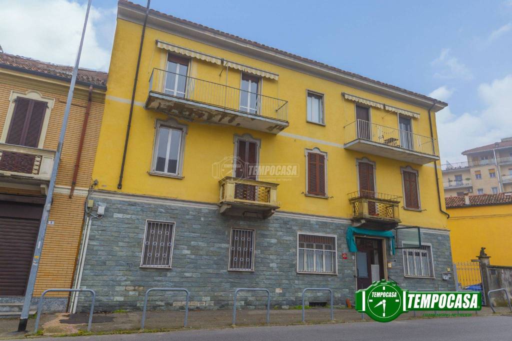 appartamento in vendita a Pavia in zona Pompieri