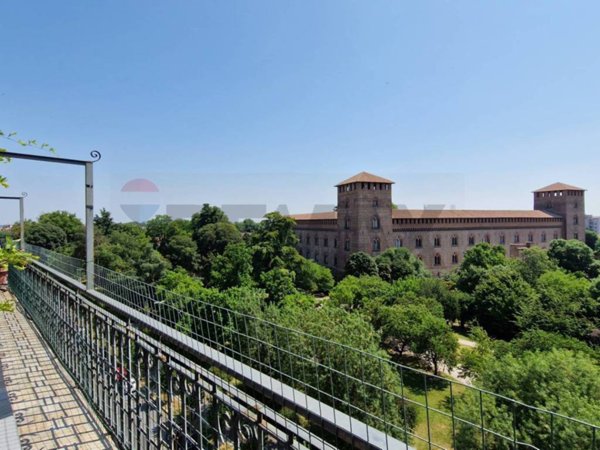 appartamento in vendita a Pavia in zona Centro Città