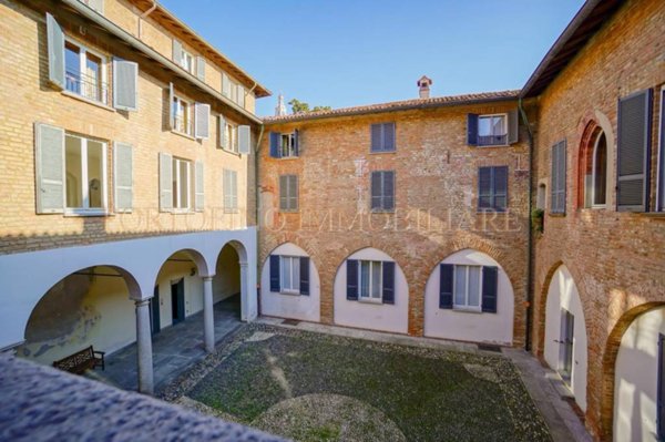 appartamento in vendita a Pavia in zona Centro Città