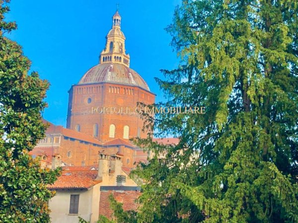 appartamento in vendita a Pavia in zona Centro Città