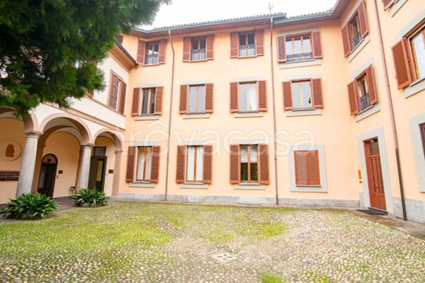 appartamento in vendita a Pavia in zona Centro Città
