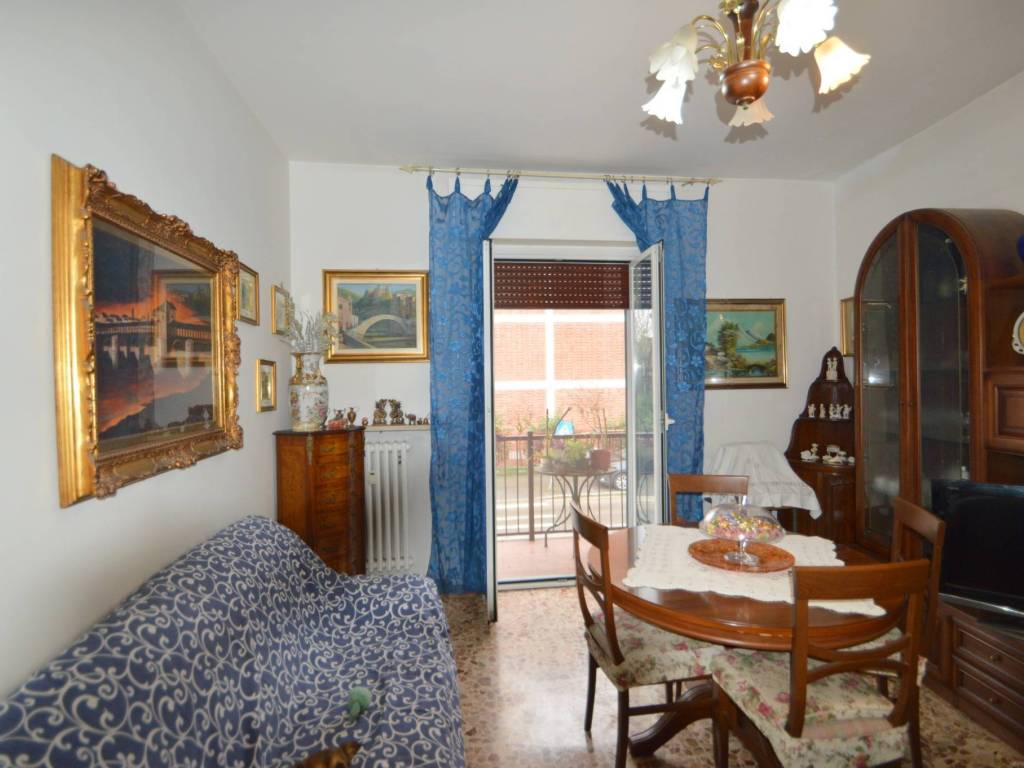 appartamento in vendita a Pavia in zona Casa sul Fiume