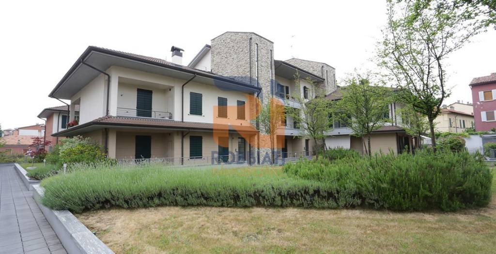 appartamento in vendita a Pavia in zona Pompieri