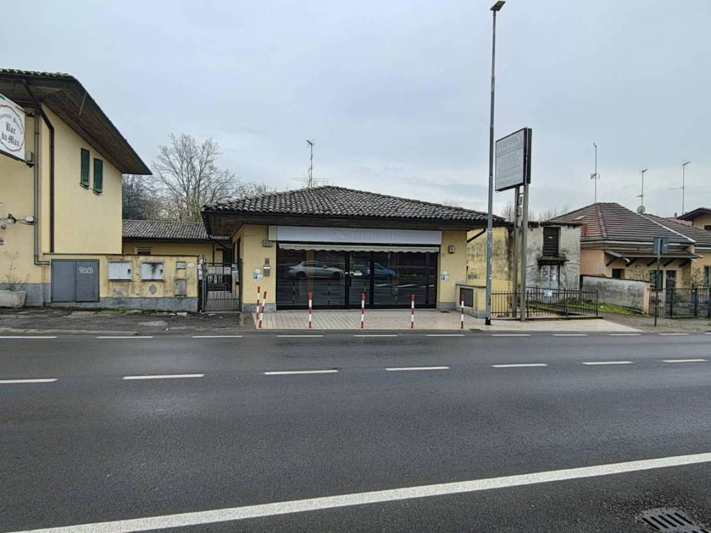 negozio in vendita a Pavia in zona Campo Coni