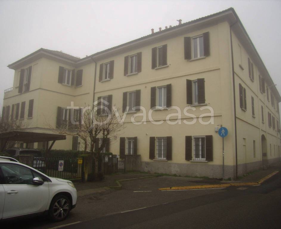 appartamento in vendita a Pavia in zona Policlinico