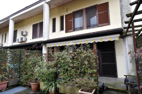 casa indipendente in vendita a Pavia in zona Mirabello