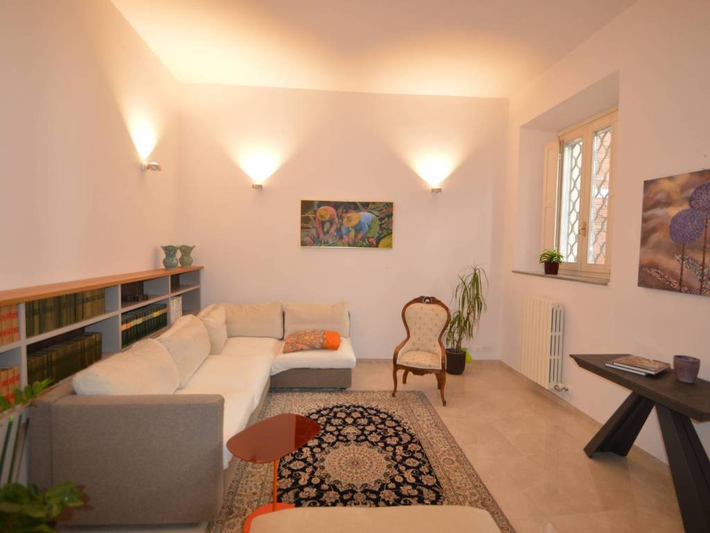 appartamento in vendita a Pavia in zona Centro Città