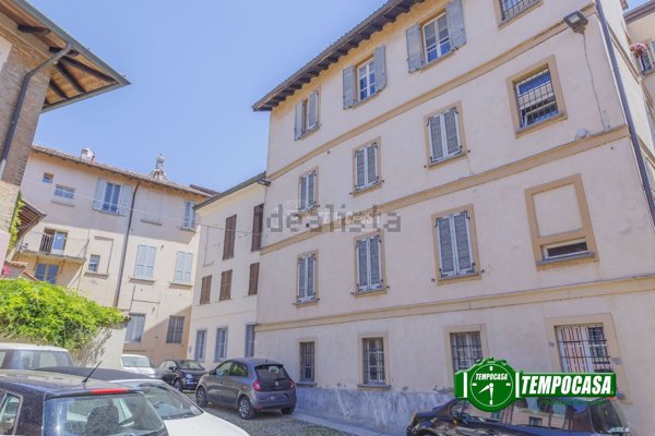 appartamento in vendita a Pavia in zona Centro Città