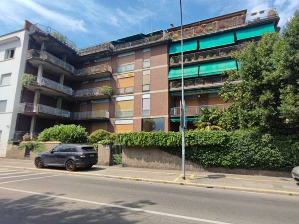 appartamento in vendita a Pavia in zona Centro Città