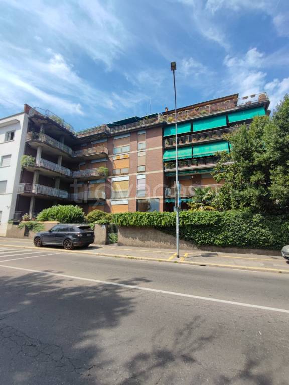 appartamento in vendita a Pavia in zona Centro Città
