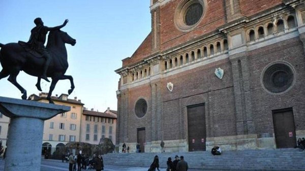 appartamento in vendita a Pavia in zona Centro Città