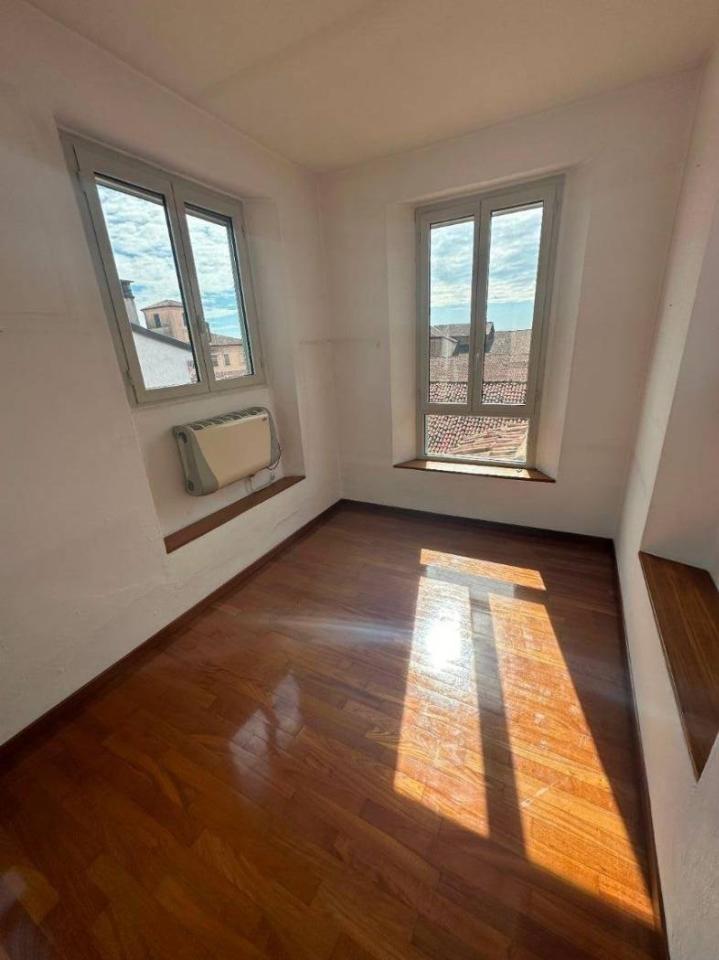 appartamento in vendita a Pavia in zona Centro Città