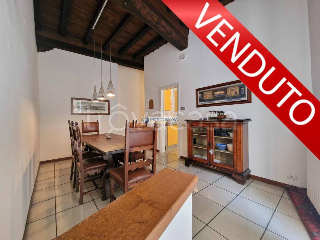 appartamento in vendita a Pavia in zona Centro Città