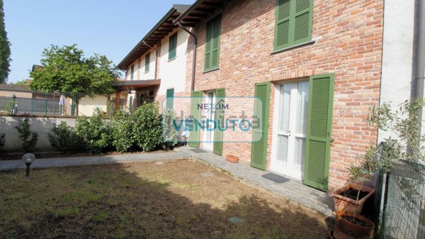 casa indipendente in vendita a Pavia in zona Mirabello