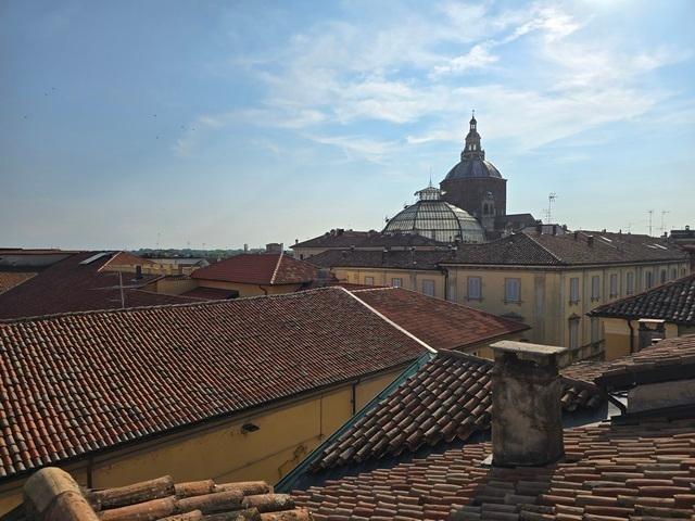 appartamento in vendita a Pavia in zona Centro Città