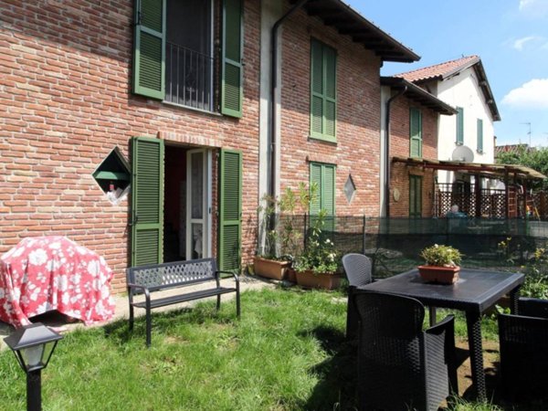 casa indipendente in vendita a Pavia in zona Mirabello