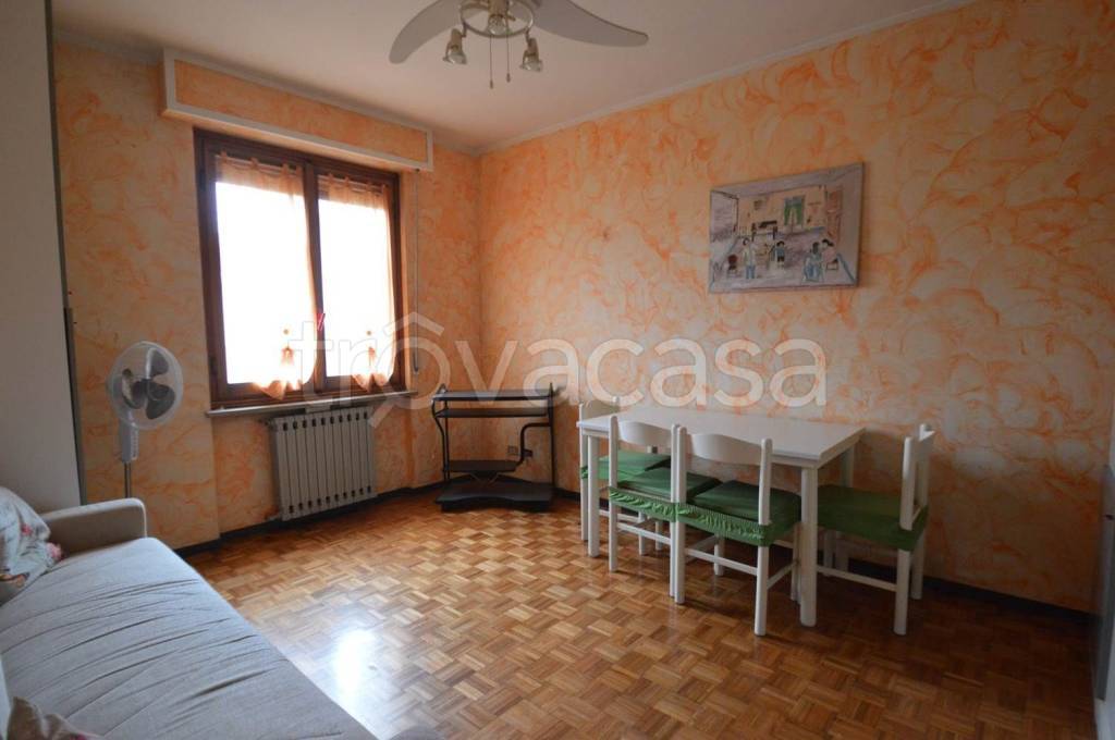 appartamento in vendita a Pavia in zona Pompieri
