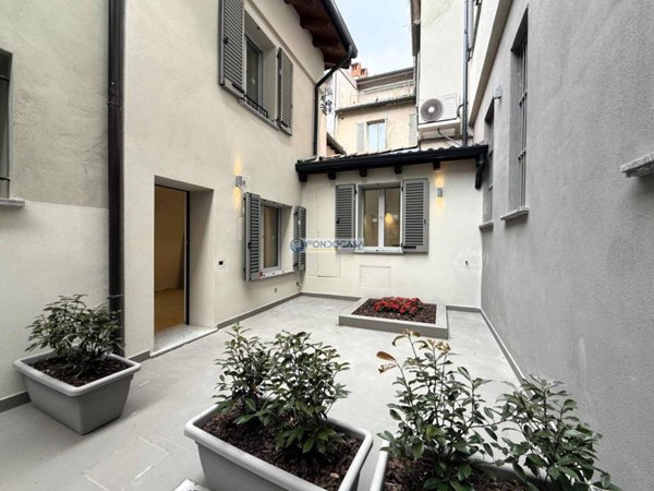 appartamento in vendita a Pavia in zona Centro Città