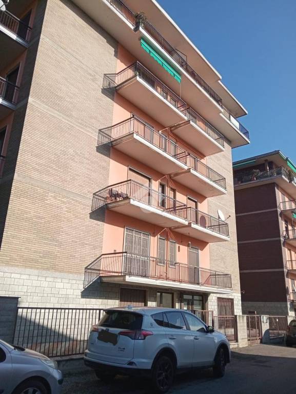 appartamento in vendita a Pavia in zona Campari