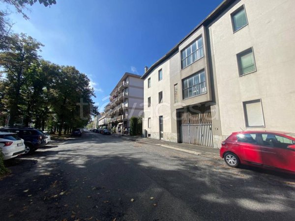 negozio in vendita a Pavia in zona Città Giardino