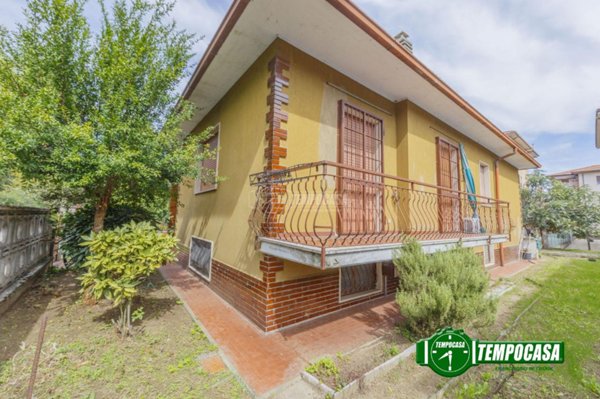 casa indipendente in vendita a Pavia in zona Centro Città