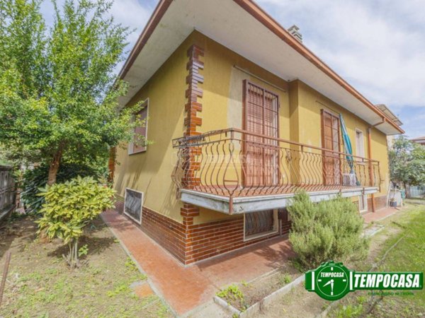 casa indipendente in vendita a Pavia in zona Centro Città