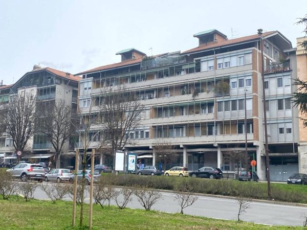 appartamento in vendita a Pavia in zona Centro Città