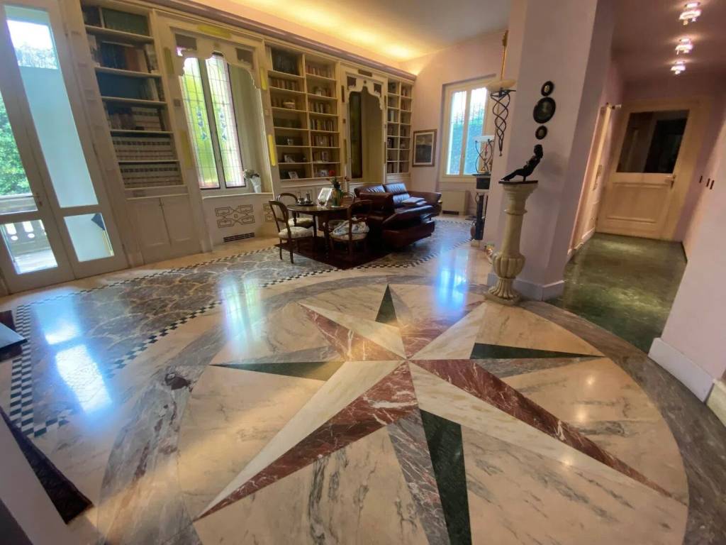 casa indipendente in vendita a Pavia in zona Centro Città