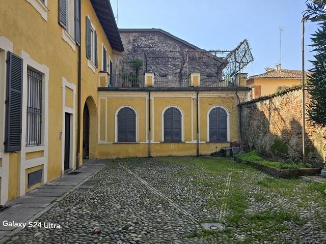 appartamento in vendita a Pavia in zona Centro Città