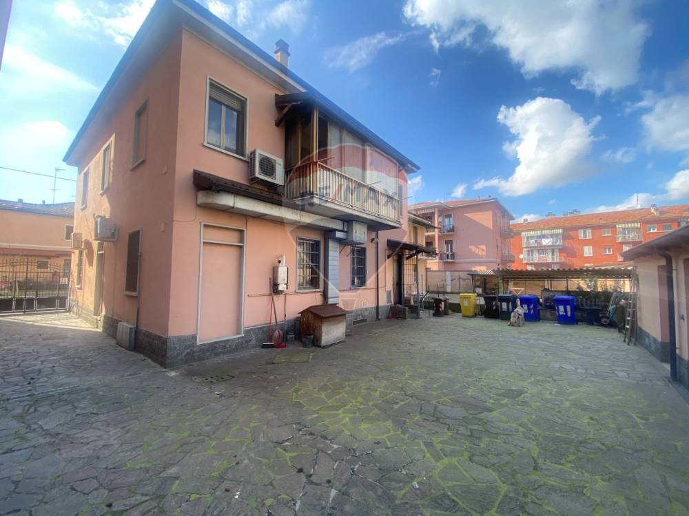 appartamento in vendita a Pavia in zona Pompieri