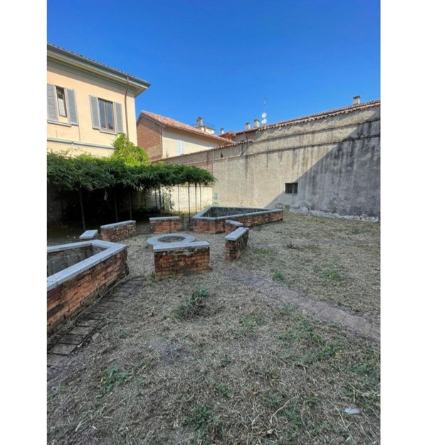 casa semindipendente in vendita a Pavia in zona Centro Città