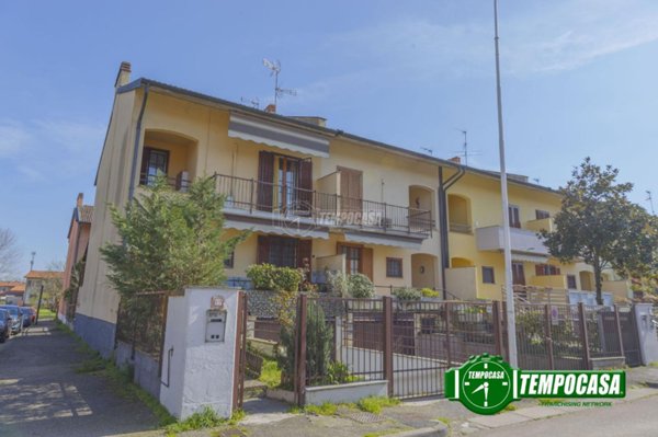 casa indipendente in vendita a Pavia in zona Policlinico