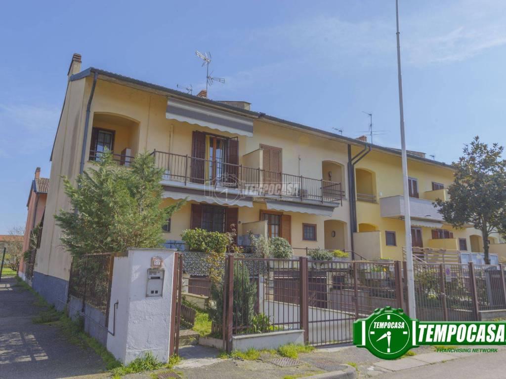 casa indipendente in vendita a Pavia in zona Policlinico