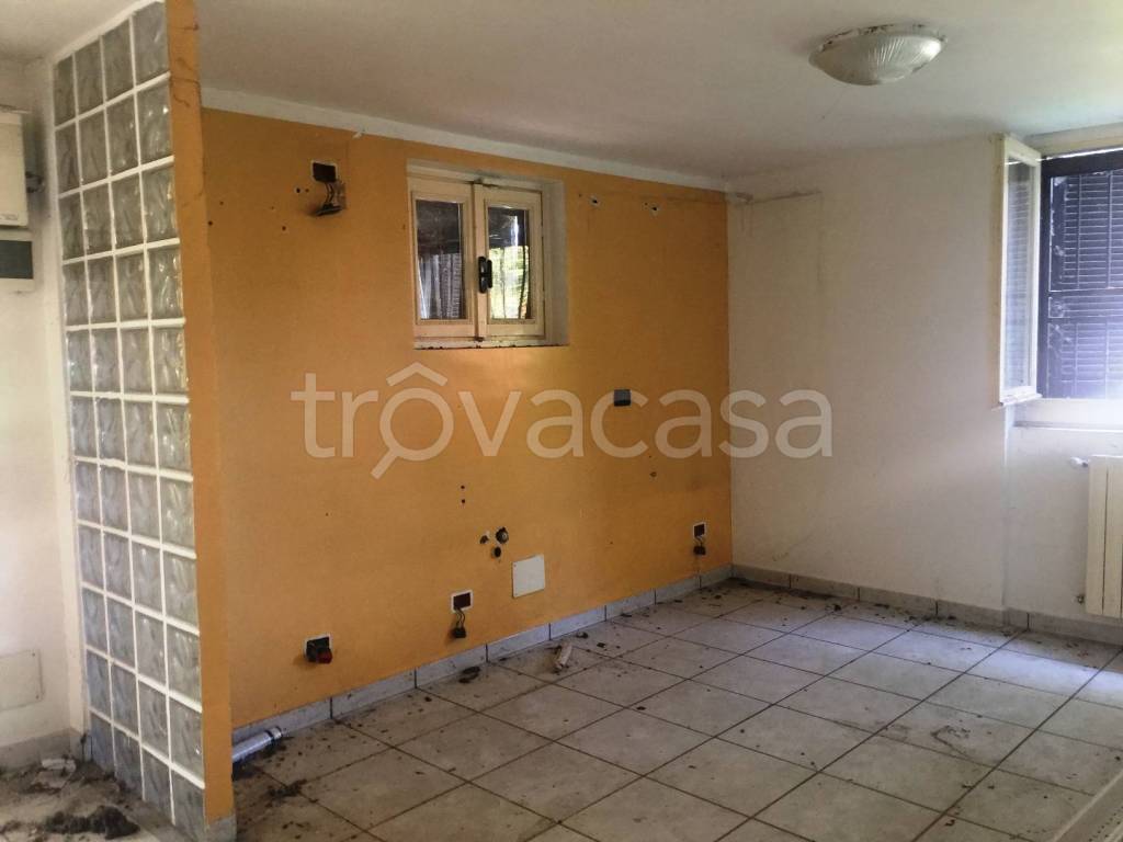 appartamento in vendita a Pavia in zona Centro Città