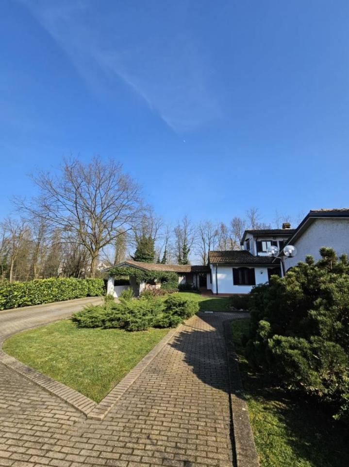 casa indipendente in vendita a Pavia in zona Mirabello