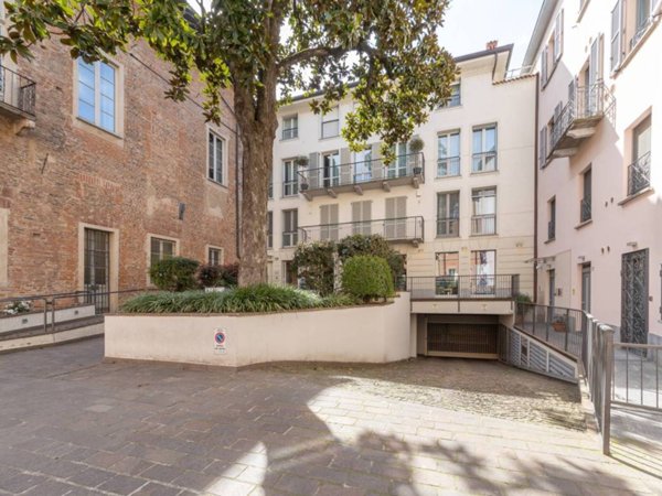 appartamento in vendita a Pavia in zona Centro Città