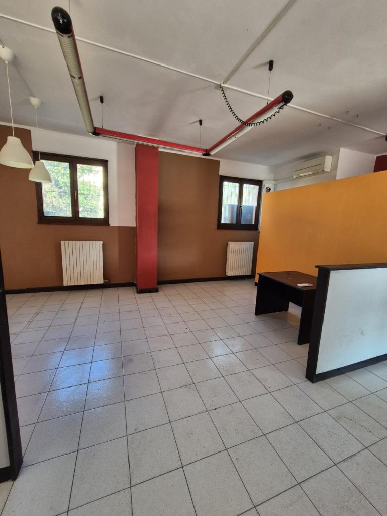 appartamento in vendita a Pavia in zona Vallone