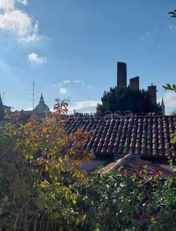 appartamento in vendita a Pavia in zona Centro Città