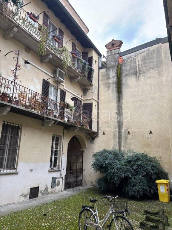 appartamento in vendita a Pavia in zona Centro Città