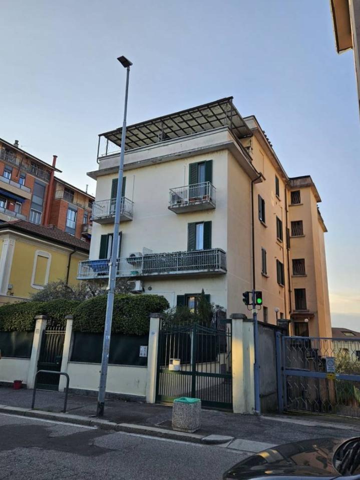 appartamento in vendita a Pavia in zona Stazione