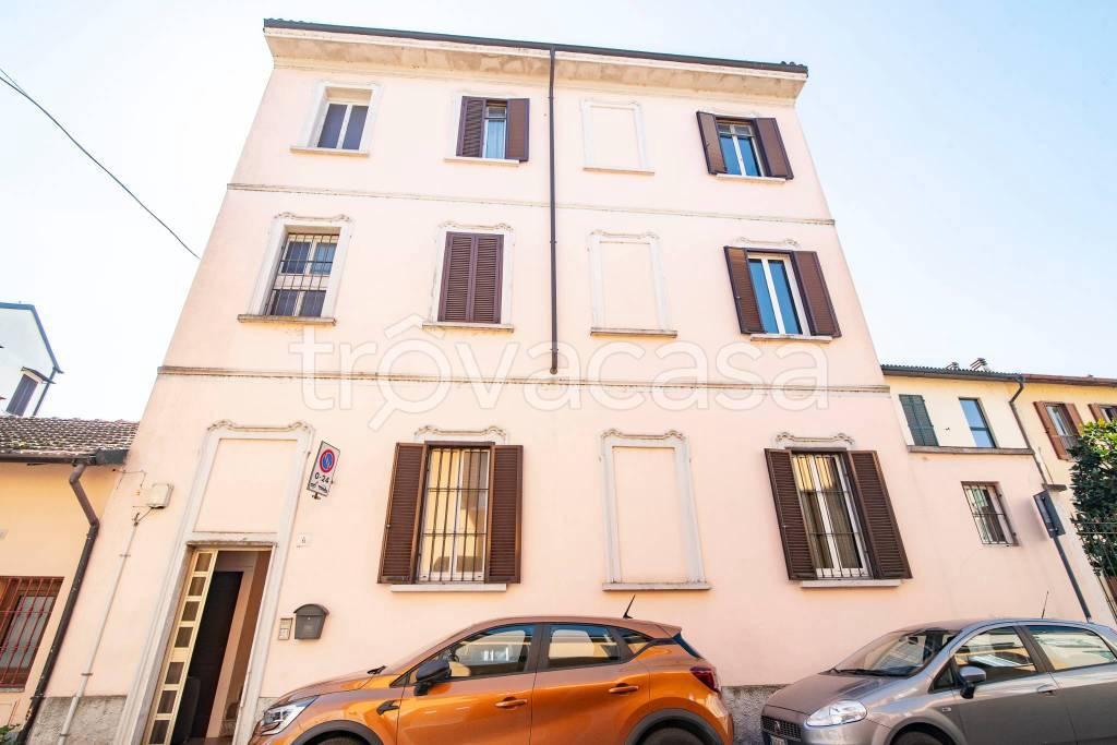 appartamento in vendita a Pavia in zona Stazione