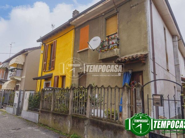 appartamento in vendita a Pavia in zona Città Giardino