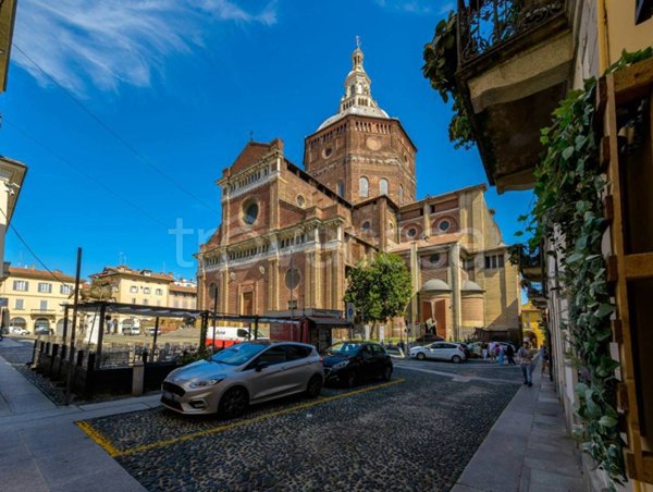 appartamento in vendita a Pavia in zona Centro Città
